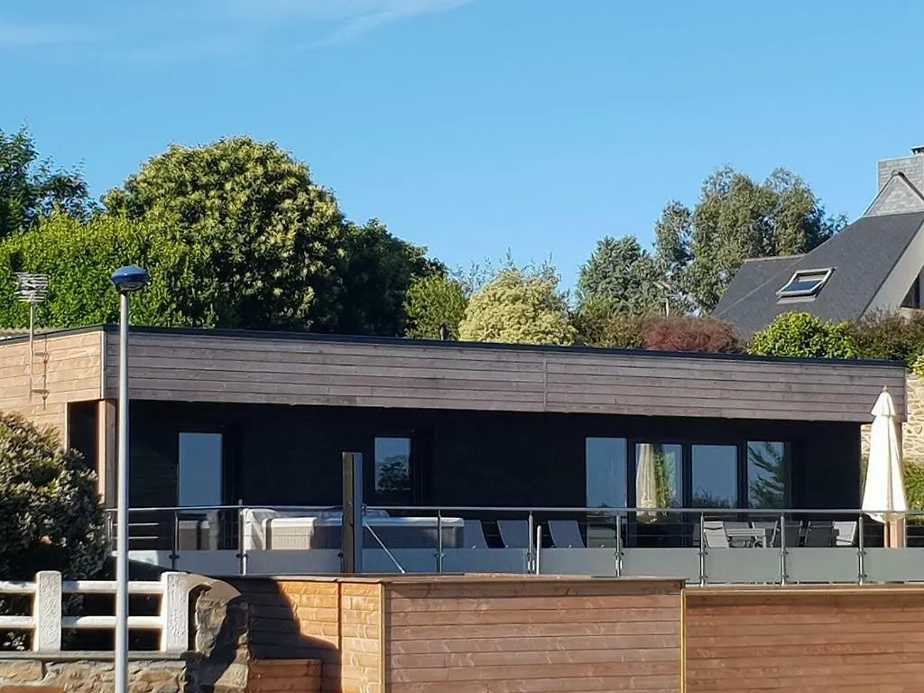 Holiday home Gite De L'Estuaire Spa A Lezardrieux Paimpol